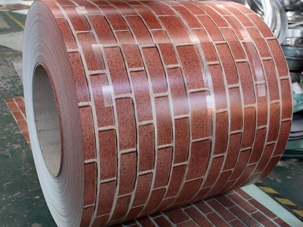 0.25mm brick pattern printed color coated steel coil Стальная катушка с цветным покрытием, имеющая кирпичный узор, толщиной 0,25 мм.